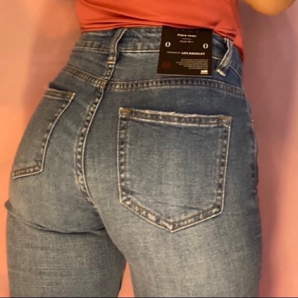 Medium Wash bootcut jeans💙 - Picture 2 of 3